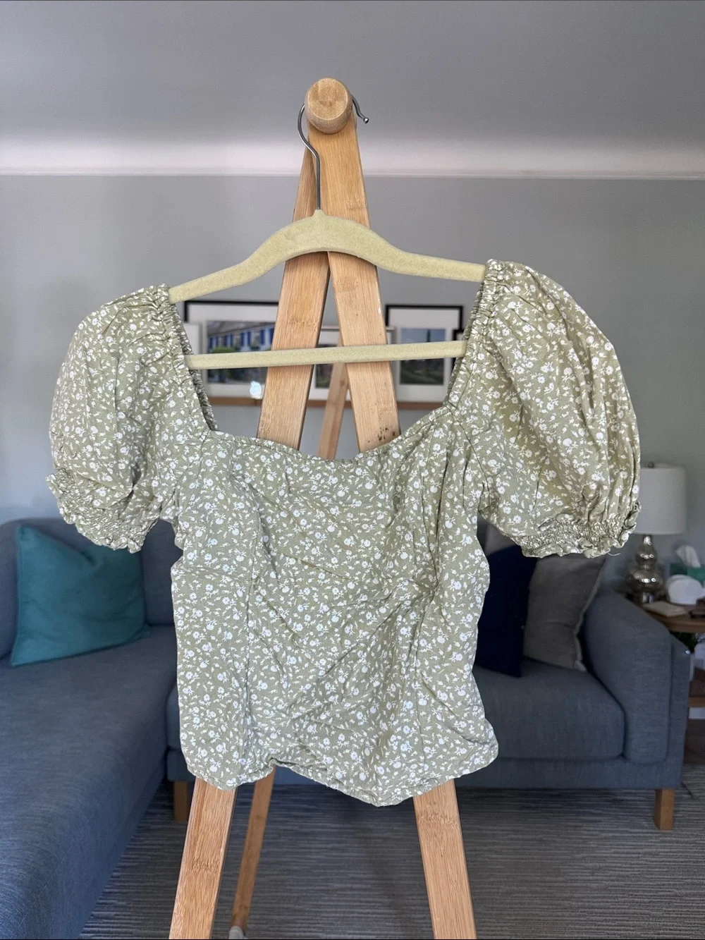 Abercrombie & Fitch Sage Green Floral Puff Sleeve crop top